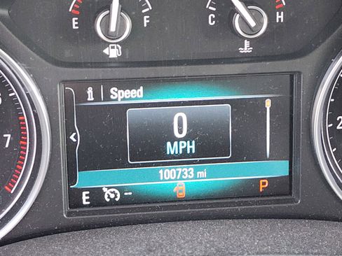 Used 2019 Buick Enclave Essence image 9