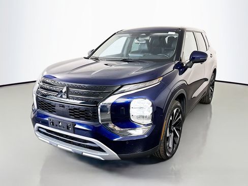 Used 2022 Mitsubishi Outlander SEL Black Edition image 4