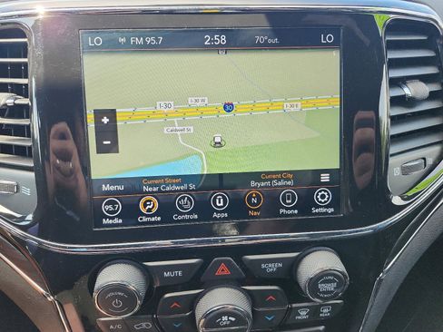 Used 2021 Jeep Grand Cherokee Limited image 17