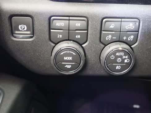 New 2026 Chevrolet Silverado 1500 LTZ w/ LTZ Premium Package AWD/4WD image 69