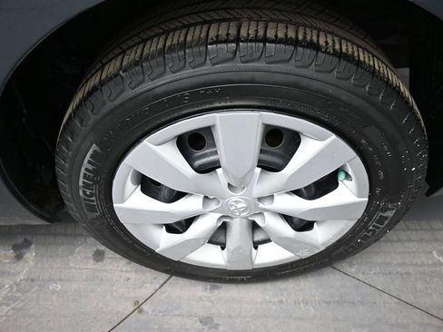 Used 2016 Toyota Corolla LE image 15