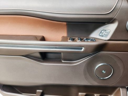 Used 2024 Ford Expedition King Ranch image 21