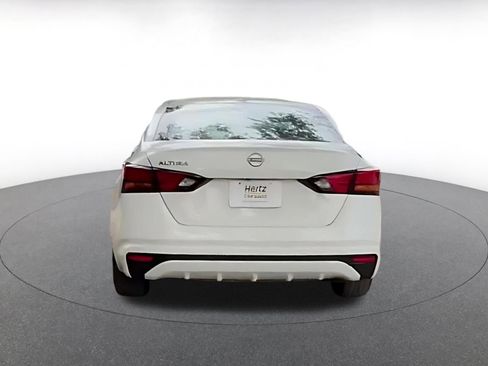 Used 2025 Nissan Altima 2.5 SV FWD image 11