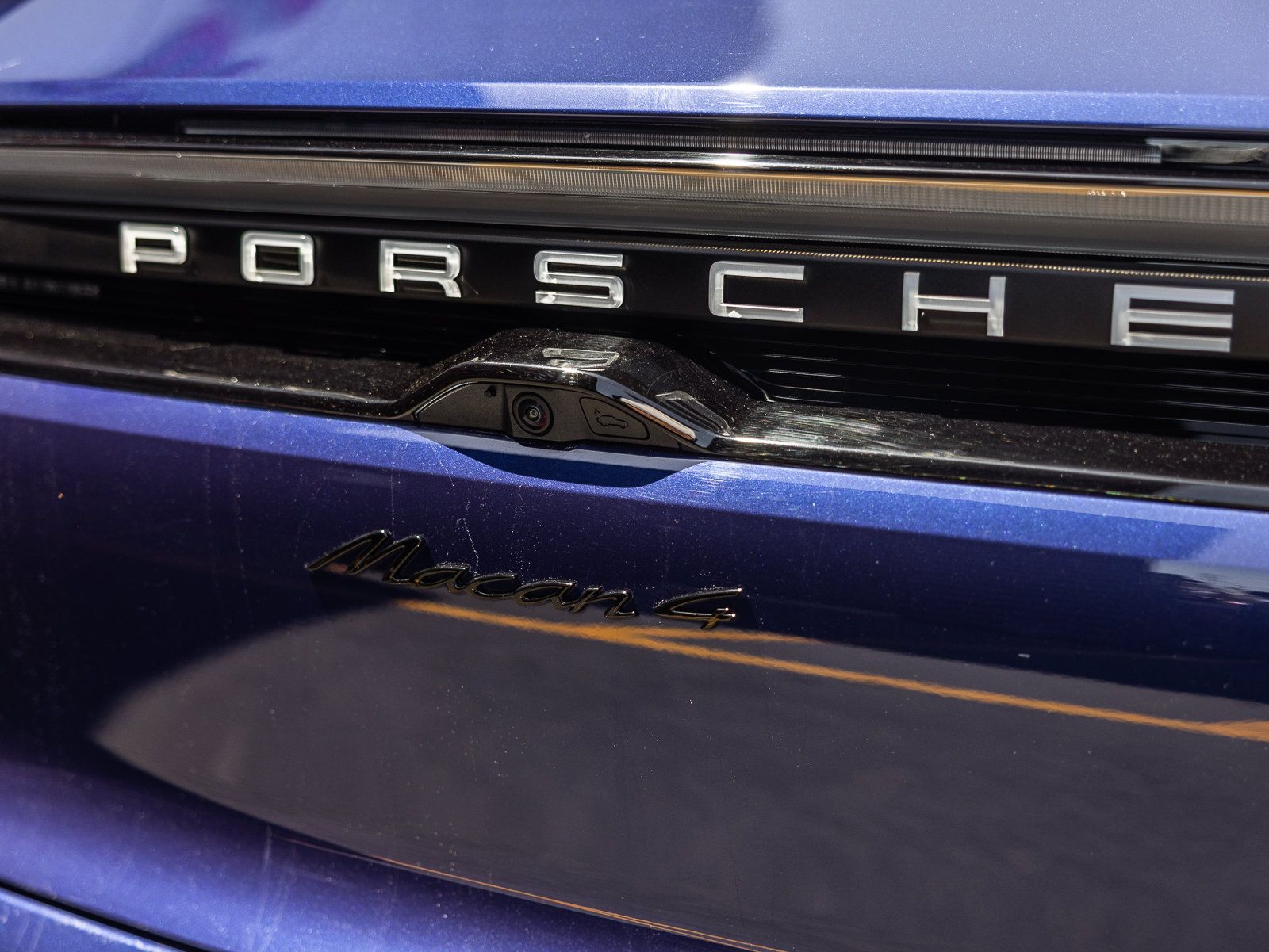 Certified 2025 Porsche Macan 4 Electric AWD/4WD image 21