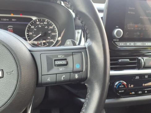 Used 2024 Nissan Pathfinder SV AWD/4WD image 15