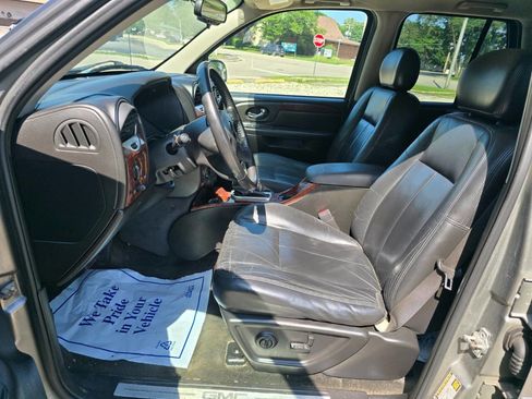 Used 2005 GMC Envoy SLT w/ Luxury Package image 16