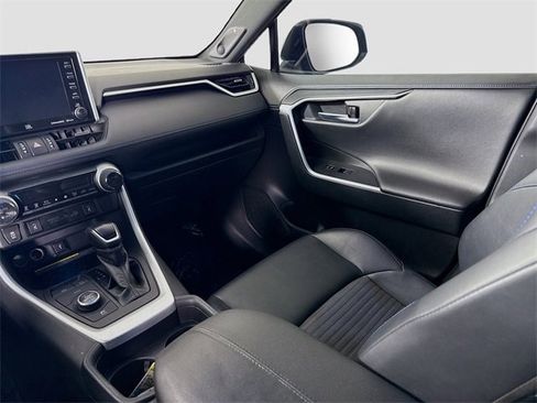 Used 2020 Toyota RAV4 XSE image 23
