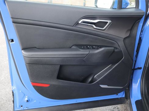 Certified 2026 Kia Sportage EX w/ EX Panorama Roof Package image 13