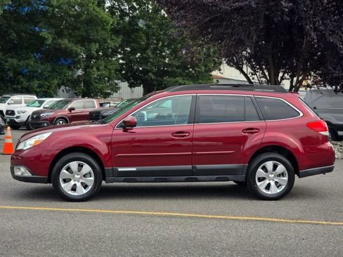 Used 2011 Subaru Outback 3.6R Limited w/ PWR Moonroof Pkg image 4