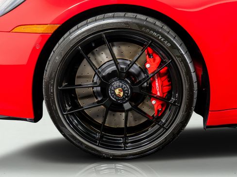 Used 2026 Porsche 911 Targa 4 GTS w/ Premium Package image 22