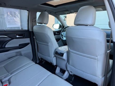 Used 2018 Toyota Highlander Limited w/ Protection Package #3 image 19