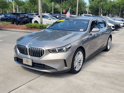 Used 2024 BMW 530i xDrive w/ Premium Package AWD/4WD image 3