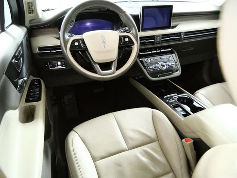 Used 2020 Lincoln Corsair Reserve w/ Equipment Group 201A image 4