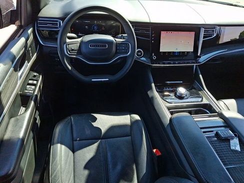 Used 2022 Jeep Wagoneer Series II AWD/4WD image 12