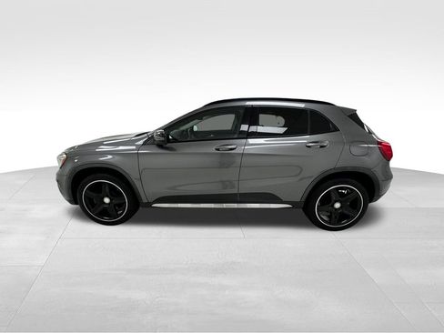 Used 2017 Mercedes-Benz GLA 250 4MATIC image 4