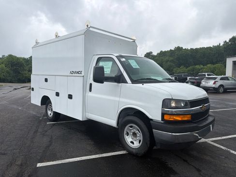 New 2026 Chevrolet Express 3500 w/ Power Convenience Package RWD image 7