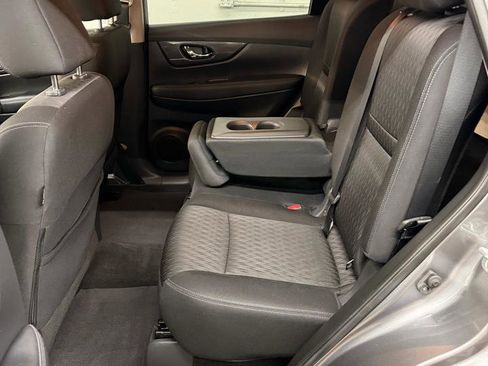 Used 2018 Nissan Rogue SV FWD image 27