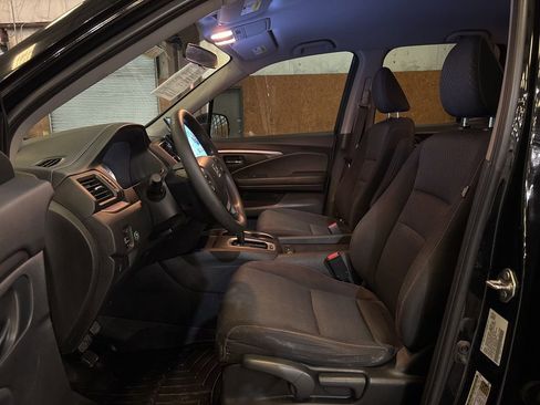 Used 2019 Honda Ridgeline Sport image 10