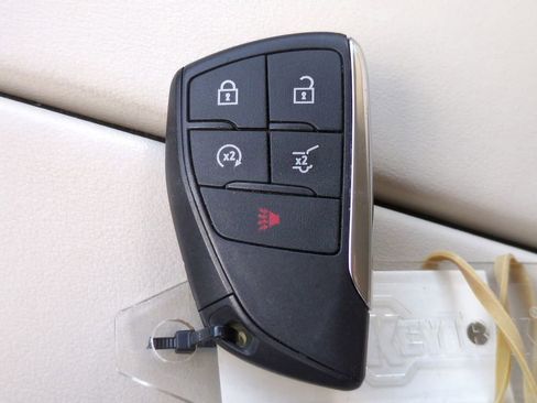 Used 2022 Buick Envision Essence w/ Safety Package image 29