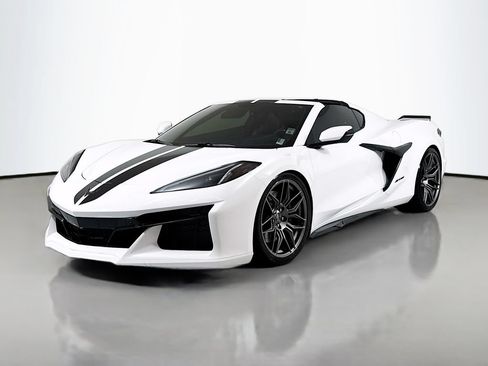 Used 2023 Chevrolet Corvette Z06 w/ Stealth Interior Trim Package RWD image 2