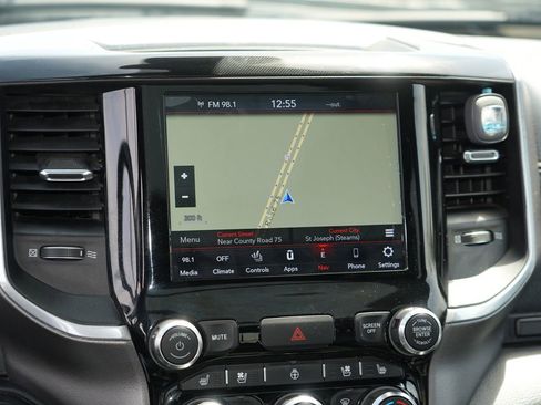 Used 2020 RAM 1500 Laramie AWD/4WD image 22