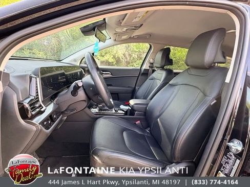 Certified 2025 Kia Sportage EX AWD/4WD image 9