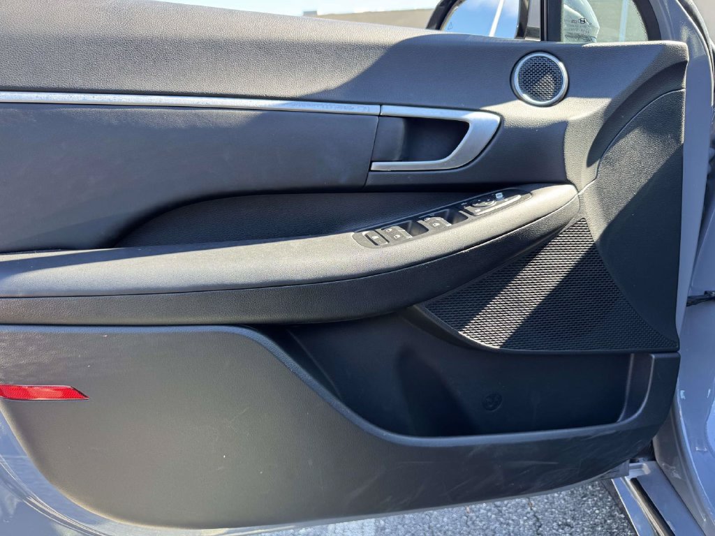 Used 2025 Hyundai Sonata SEL FWD image 16