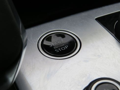 Used 2023 Land Rover Range Rover SE image 30