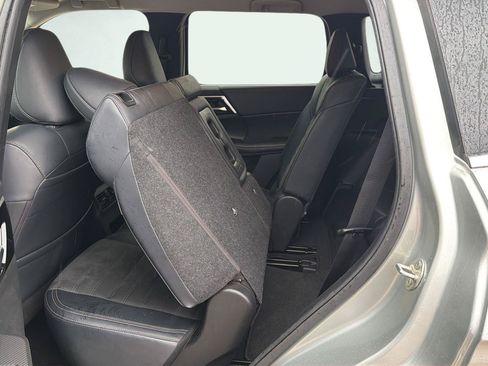 Used 2024 Mitsubishi Outlander SE FWD image 29
