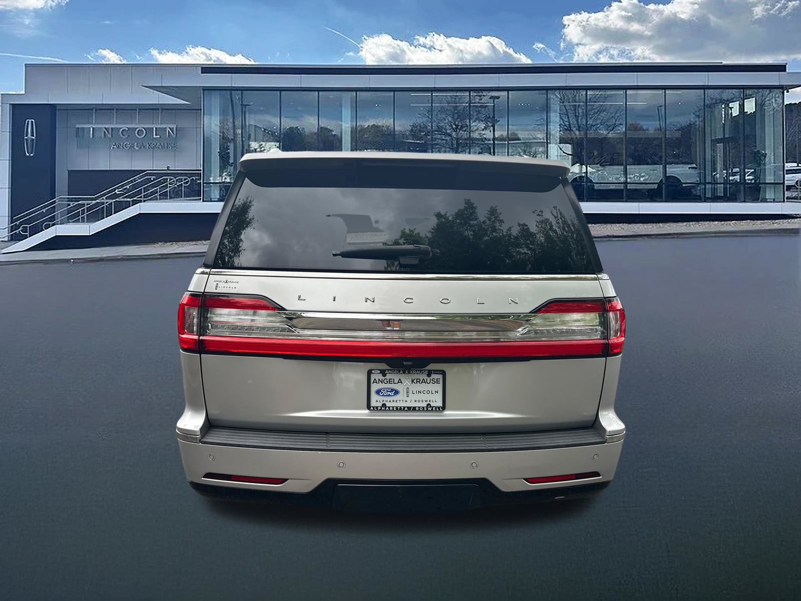 Used 2019 Lincoln Navigator Reserve AWD/4WD image 7