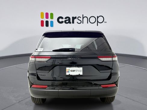 Used 2023 Jeep Grand Cherokee Altitude image 4