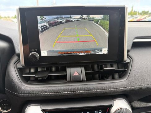 Used 2025 Toyota RAV4 XLE AWD/4WD image 28