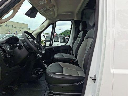 Used 2026 RAM ProMaster 2500 w/ Convenience Group FWD image 17
