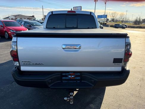 Used 2013 Toyota Tacoma 4x4 Double Cab w/ TRD Sport Pkg image 4