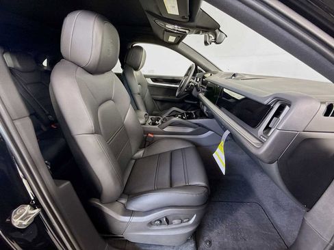 New 2026 Porsche Cayenne S image 21