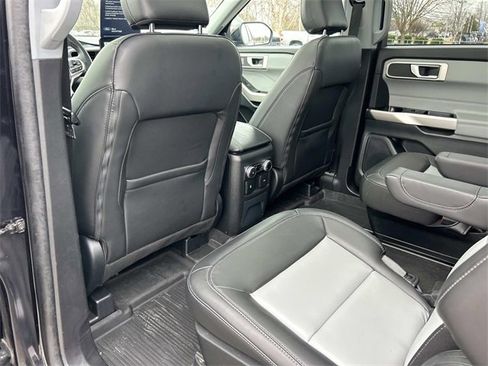 Used 2023 Ford Explorer XLT w/ Equipment Group 202A image 19