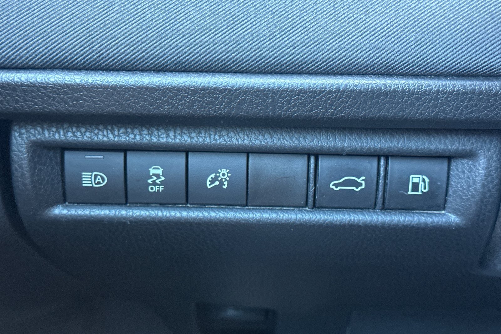 Certified 2025 Toyota Camry LE FWD image 31