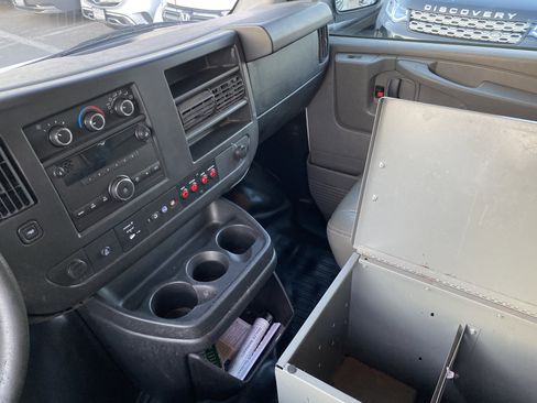 Used 2014 Chevrolet Express 2500 image 15