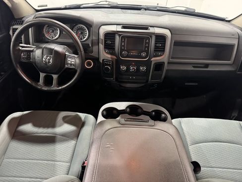 Used 2015 RAM 1500 Express RWD image 29