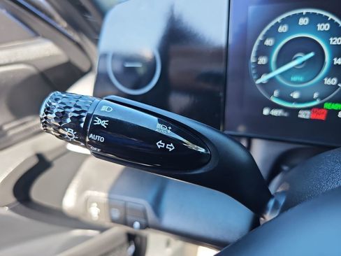 Certified 2025 Hyundai Elantra SEL image 19