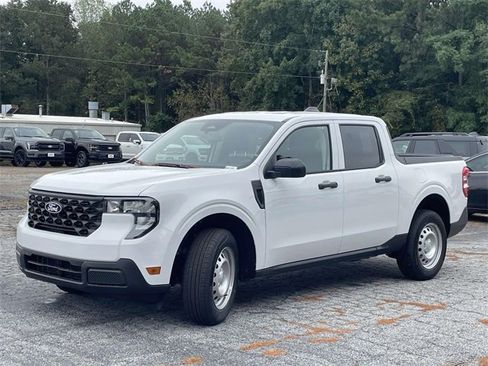 New 2025 Ford Maverick XL image 24