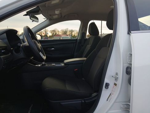 Used 2024 Nissan Sentra SV image 30