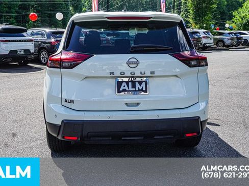 Used 2024 Nissan Rogue S FWD image 10
