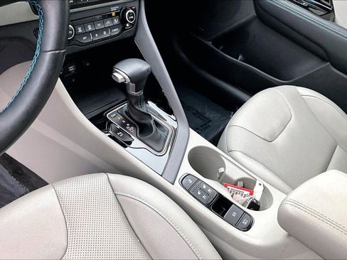 Used 2021 Kia Niro EX Premium image 10