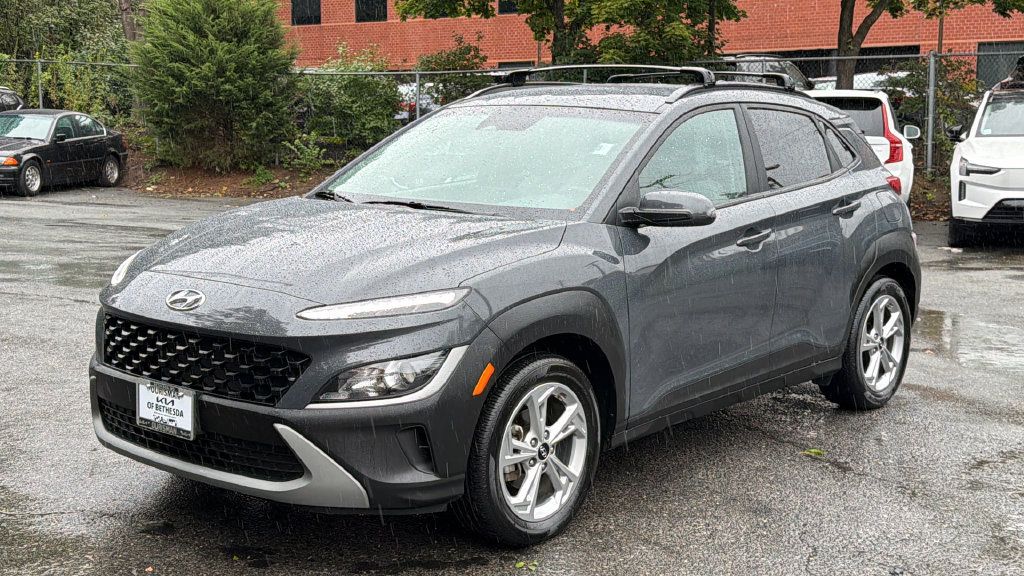 Used 2023 Hyundai Kona SEL w/ Cargo Package FWD image 2