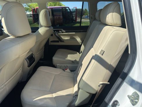 Used 2023 Lexus GX 460 Luxury w/ Sport Design Package image 14