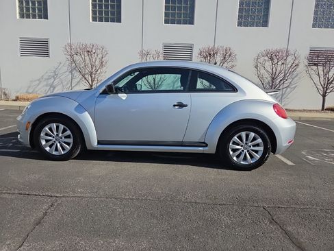 Used 2016 Volkswagen Beetle 1.8T S image 6