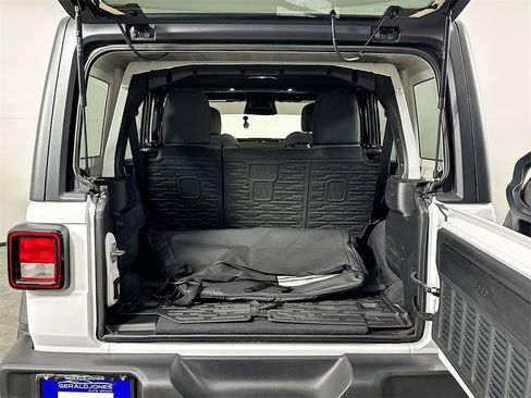 Used 2025 Jeep Wrangler Unlimited Sport image 16