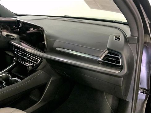 Used 2026 Chevrolet Traverse LT w/ Driver Confidence Package FWD image 16