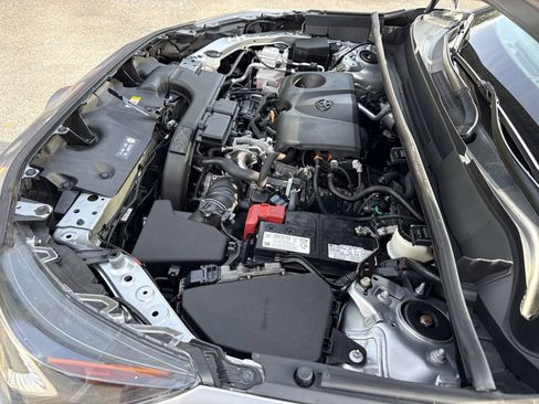 Used 2020 Toyota RAV4 XLE image 31